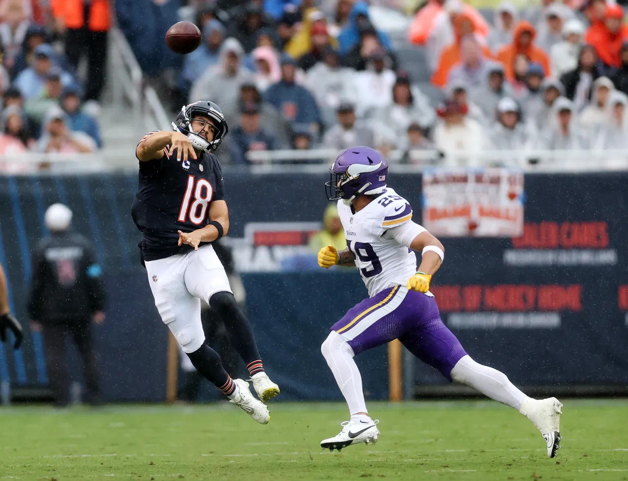 Caleb Williams Bears Vikings image